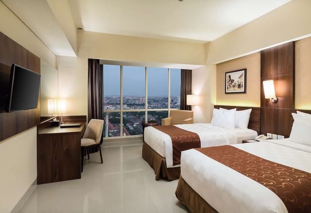 Deluxe Room, 2 Twin Beds, Non Smoking, City View
