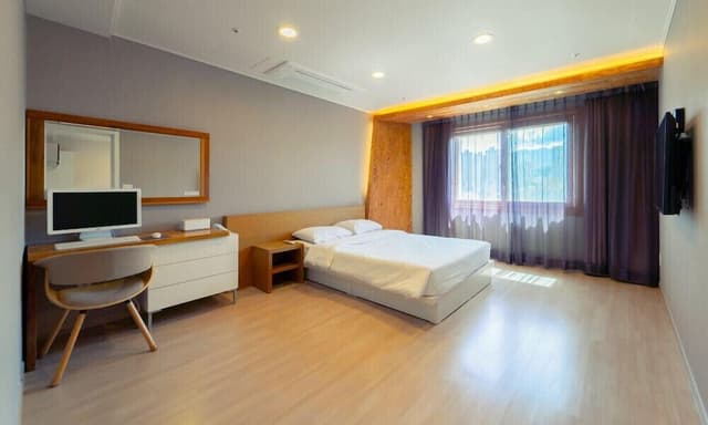 Gold Class B