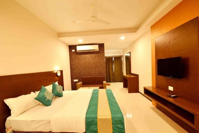 Deluxe AC Room