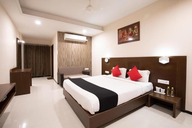 Deluxe AC Room
