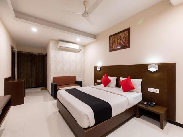 Deluxe AC Room