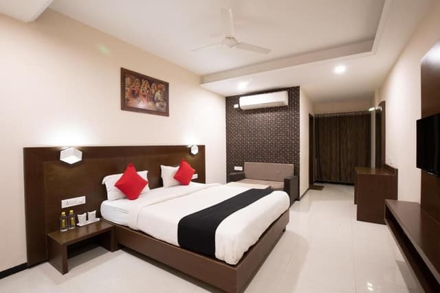 Deluxe AC Room