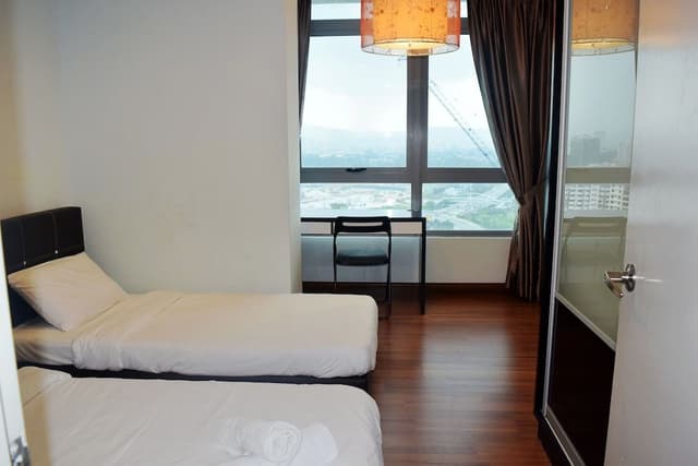 2 Bedrooms Apartment