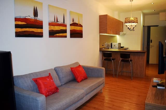2 Bedrooms Apartment