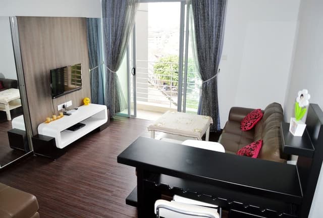2 Bedrooms Apartment