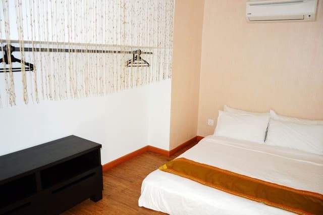 3 Bedrooms Apartment