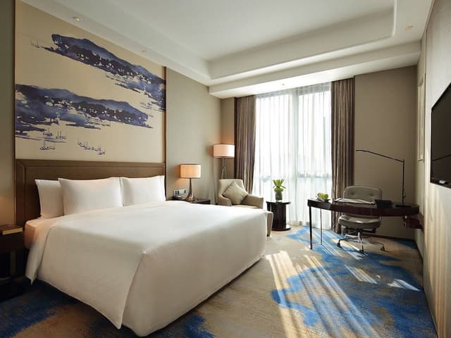 Grand Deluxe King Room
