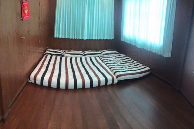 2 Bedrooms House