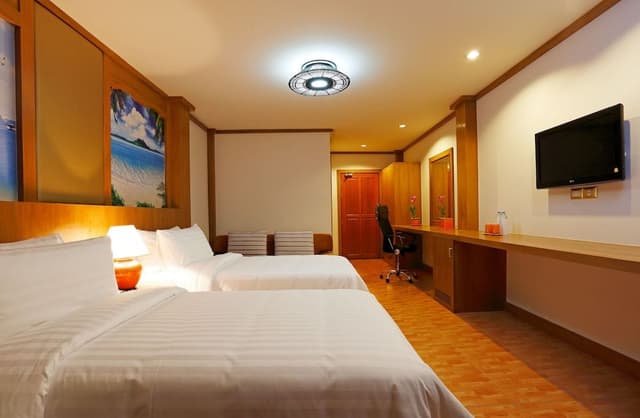 Deluxe Double or Twin Room with Lake View