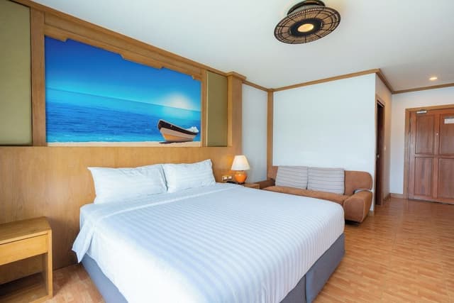 Deluxe Double or Twin Room with Lake View