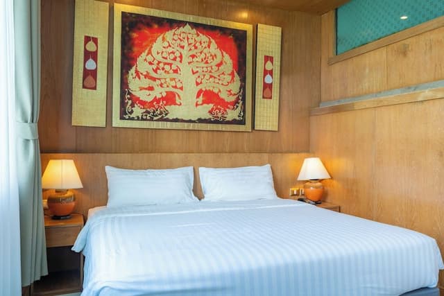 Suite with Lake View