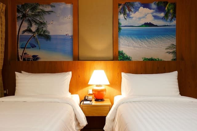 Deluxe Double or Twin Room with Lake View
