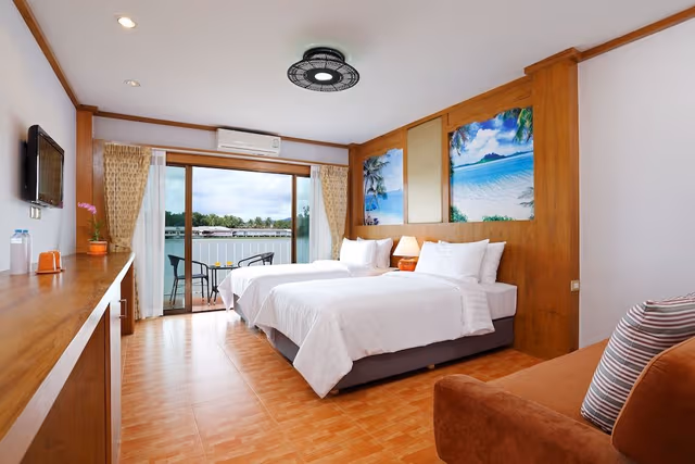 Deluxe Double or Twin Room with Lake View
