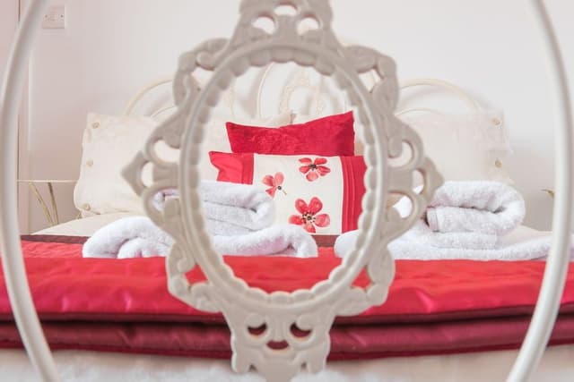 Double Room, Ensuite, Ground Floor (The Poppies)
