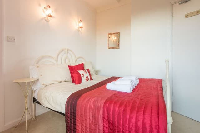 Double Room, Ensuite, Ground Floor (The Poppies)