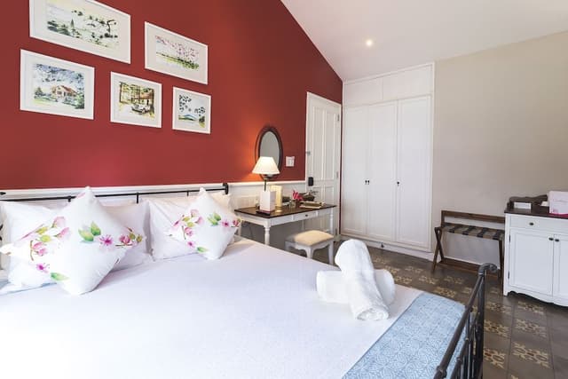Deluxe Double Room, 1 Queen Bed, Non Smoking, Garden View