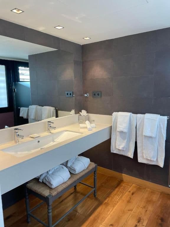 Premium Suite