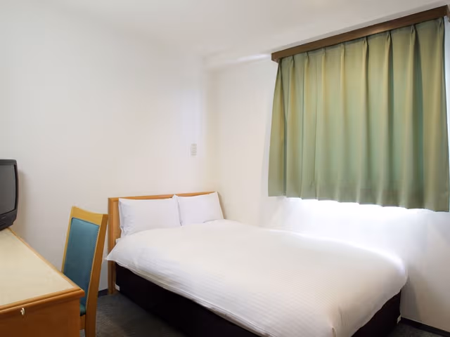 Single Room, Smoking