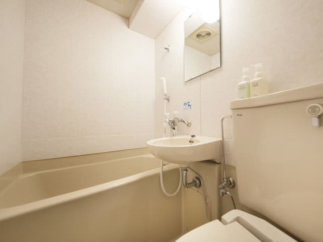 Single Room, Smoking