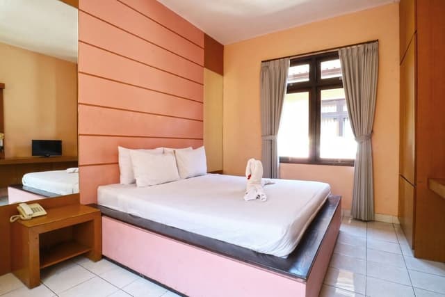 Anggrek Room