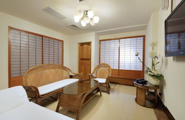 Deluxe Penthouse, 3 Bedrooms, Lake View, Tower