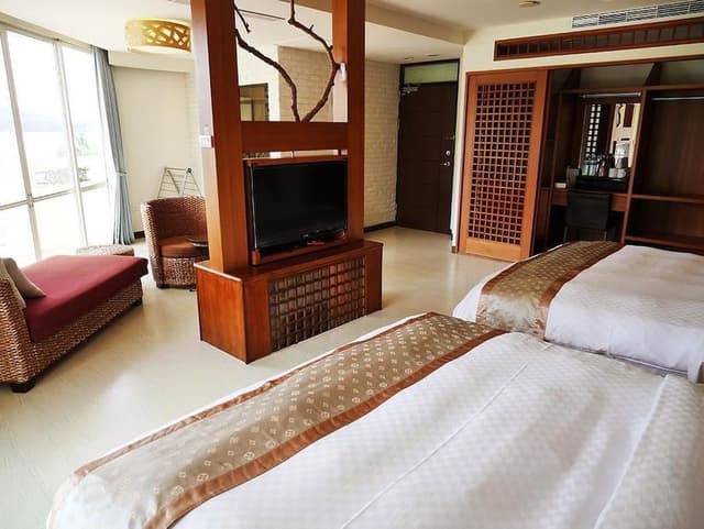 Standard Quadruple Room, Lake View