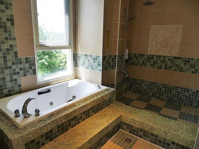 Standard Quadruple Room, Lake View