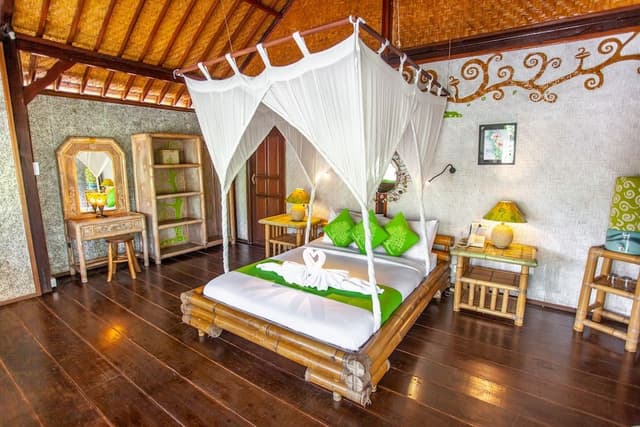 Traditional Room (NO AC)