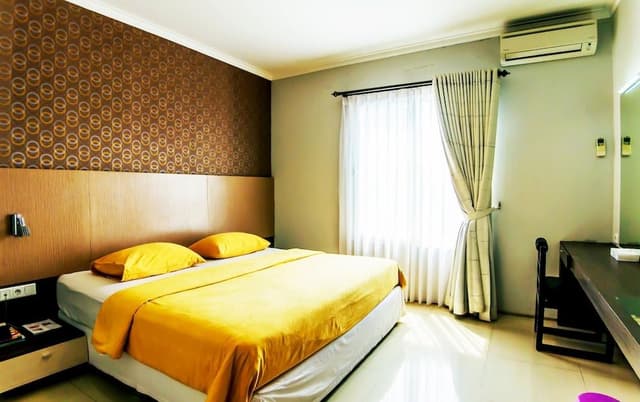 Royal Room