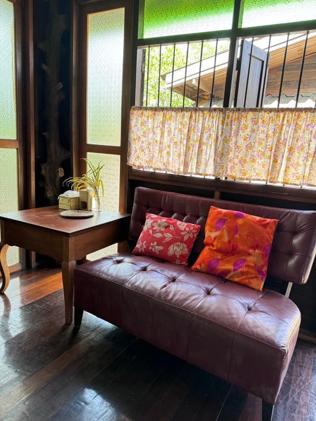 Mangrove Room 1