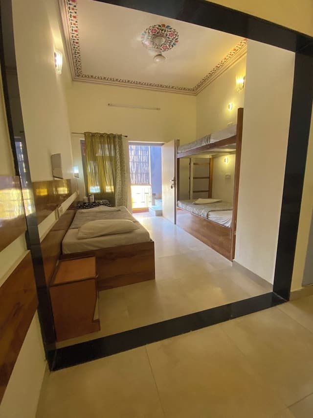 6 Bed Family Room