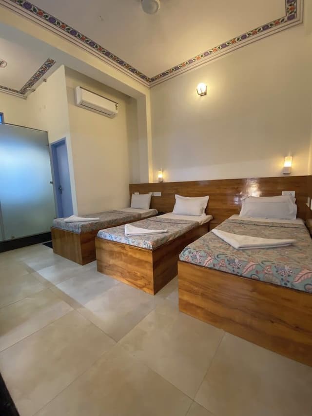 6 Bed Family Room