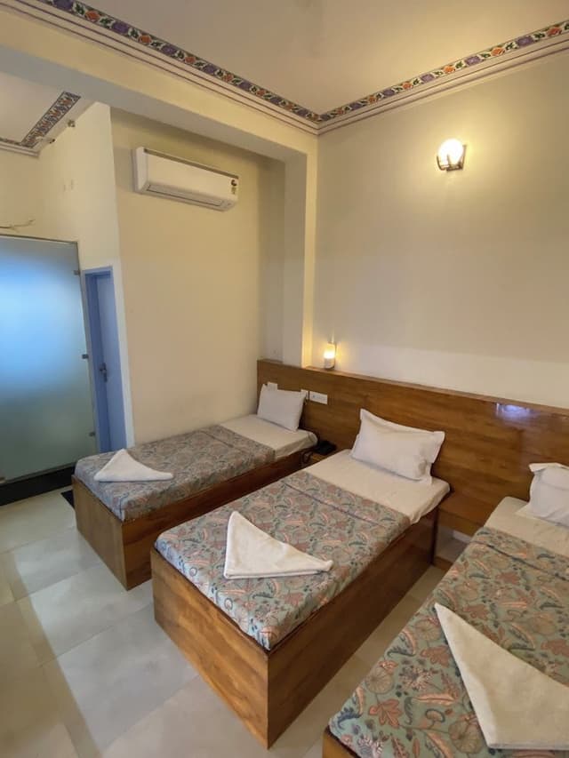 6 Bed Family Room