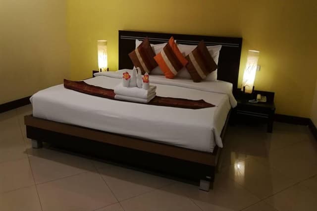 Standard Double Bed