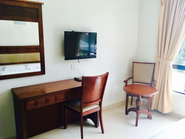 Standard Queen Room