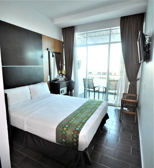 Queen Room, Sea View