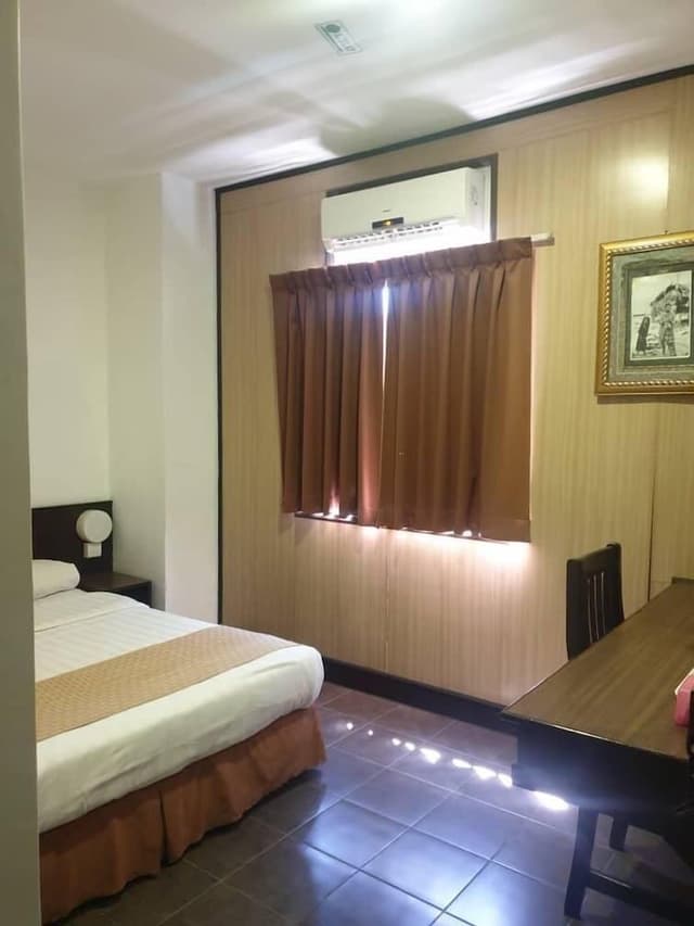 Queen Room