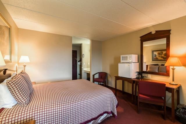 Standard Room, 1 Queen Bed, Non Smoking