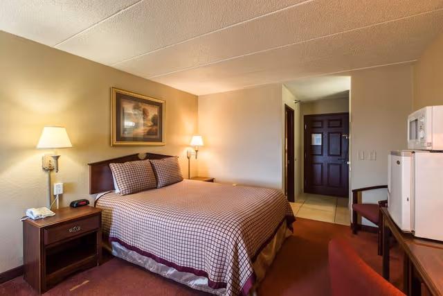 Standard Room, 1 Queen Bed, Non Smoking