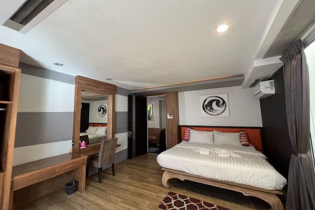 Executive Suite, Private Pool