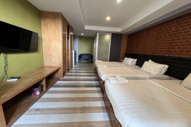 Triple Room