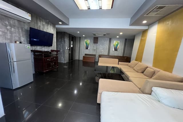 Executive Suite, Private Pool