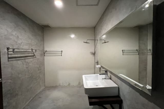Executive Suite, Private Pool