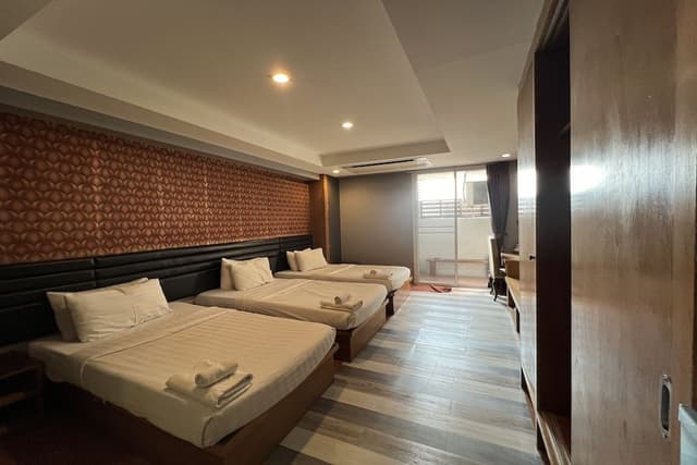 Triple Room