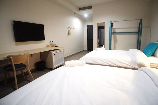 Standard Twin Room