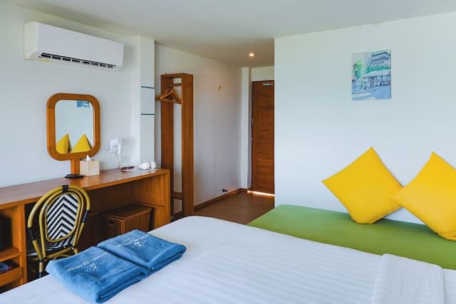 Double Room with Partial Sea View