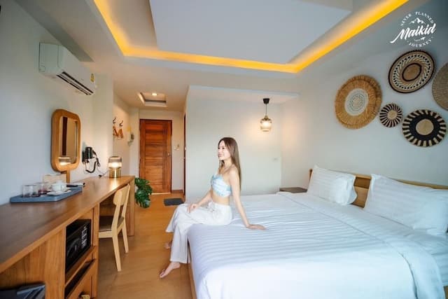 Double Room with Partial Sea View
