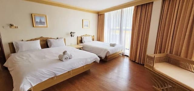 Deluxe Room, Bathtub, City View