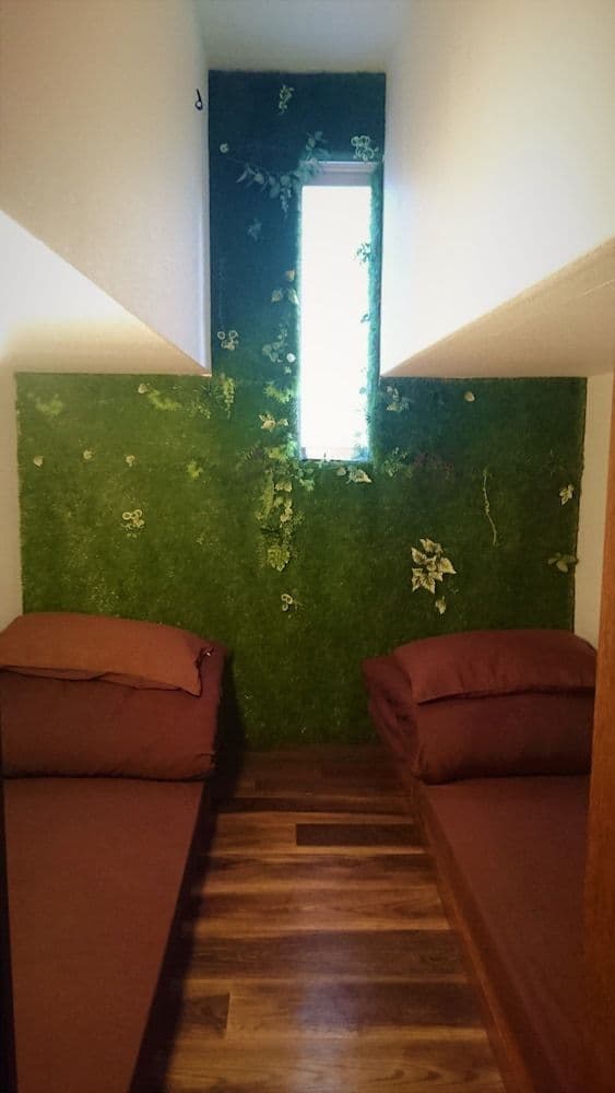 Junior Double or Twin Room, 2 Twin Beds, Non Smoking, Shared Bathroom