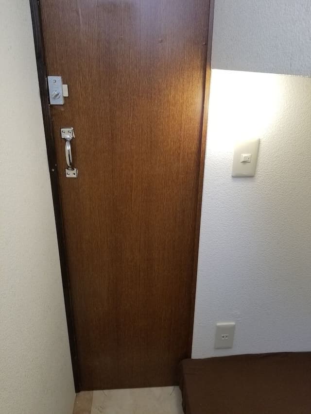 Junior Double or Twin Room, 2 Twin Beds, Non Smoking, Shared Bathroom